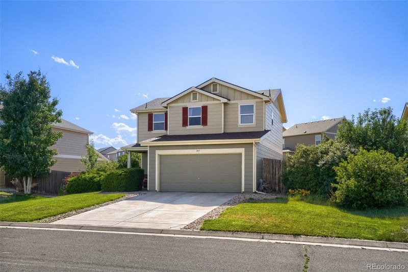897 Willow Dr, Brighton, CO 80603