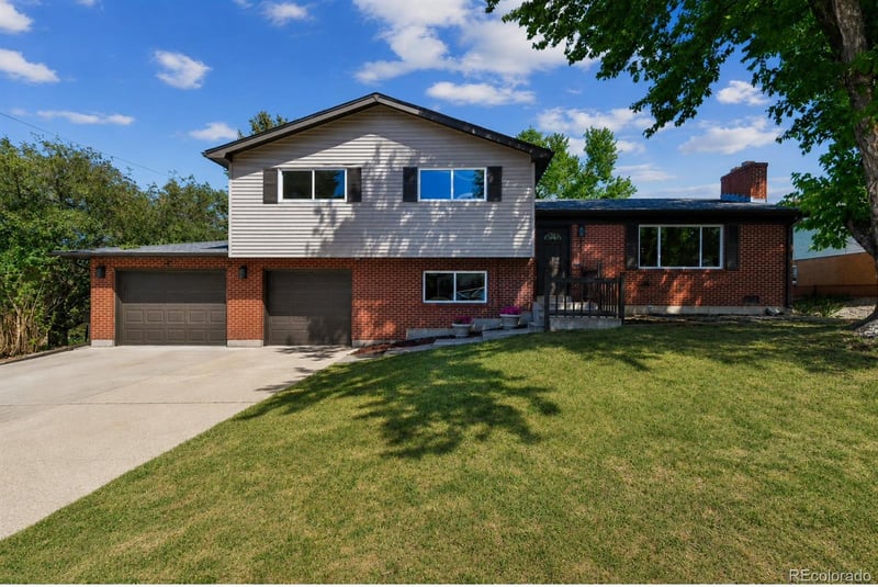 9944 Bruce Ln, Denver, CO 80260