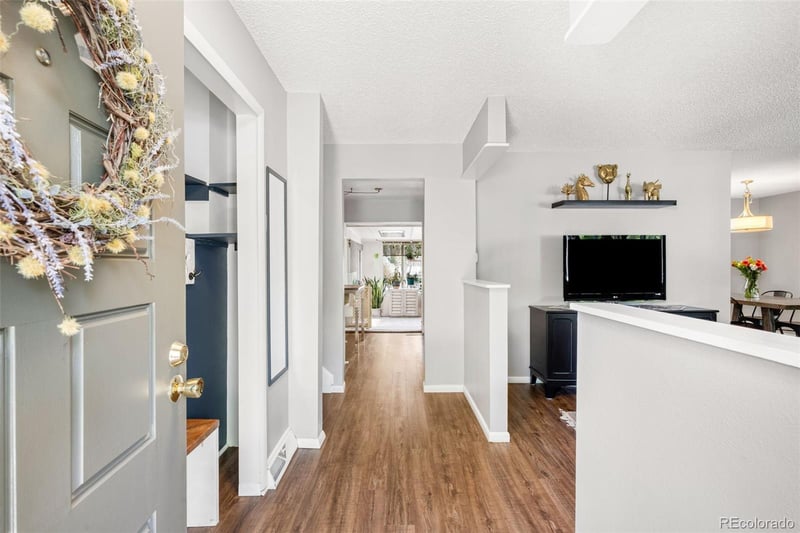 1658 Ironton St, Aurora, CO 80012