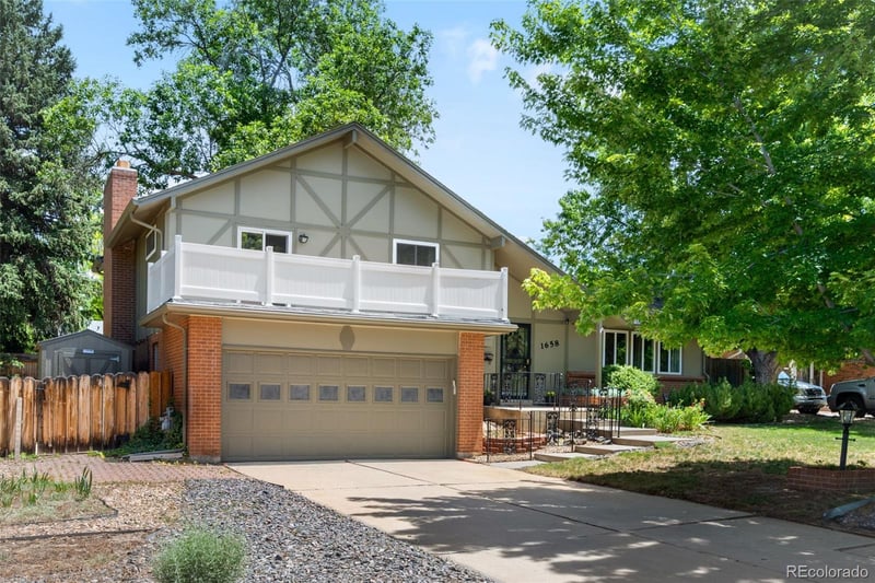 1658 Ironton St, Aurora, CO 80012
