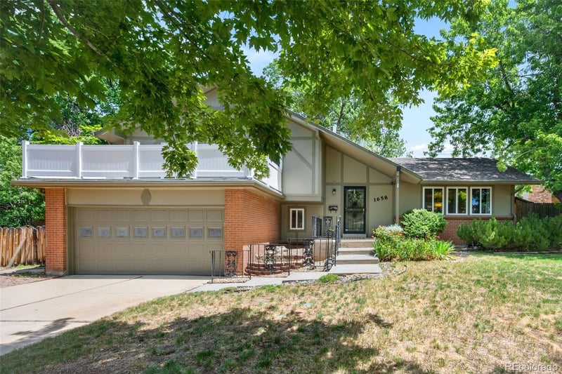 1658 Ironton St, Aurora, CO 80012