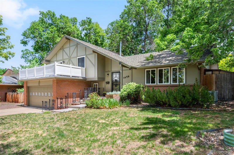 1658 Ironton St, Aurora, CO 80012