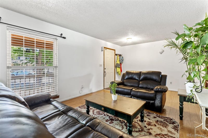 1413 Kittredge St, Aurora, CO 80017