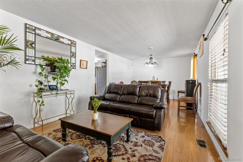 1413 Kittredge St, Aurora, CO 80017