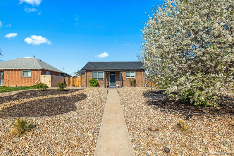 3011 Oneida St, Denver, CO 80207