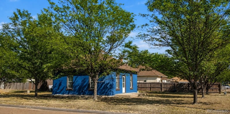 420 Vine St, Julesburg, CO 80737