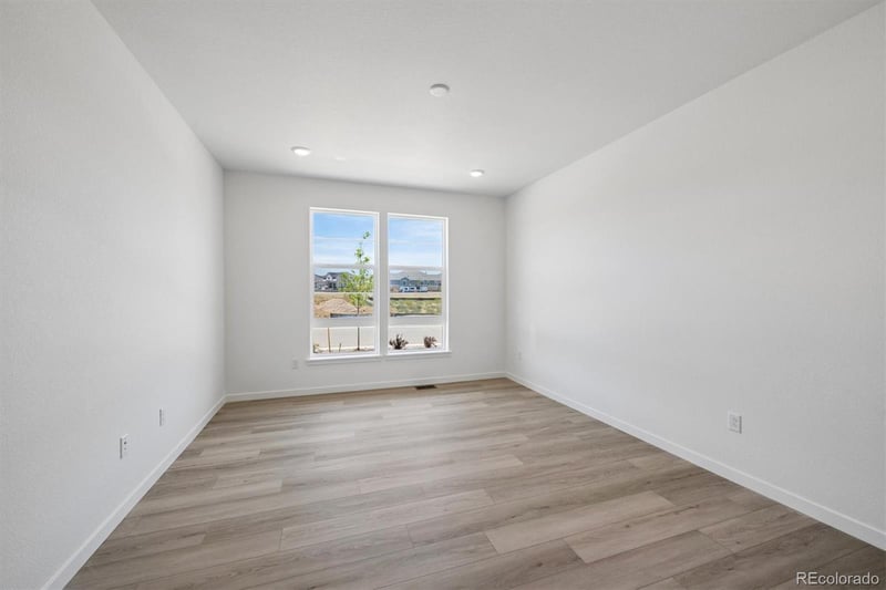 25131 Evans Dr, Aurora, CO 80018