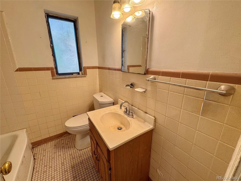 4028 Batavia Pl, Denver, CO 80220