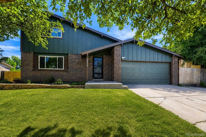 9400 Burgundy Ave, Littleton, CO 80123