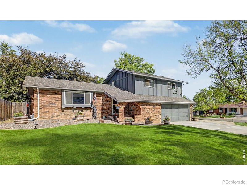 1686 S Holland Ct, Lakewood, CO 80232