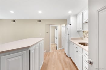 12043 W Cross Dr #204, Littleton, CO 80127