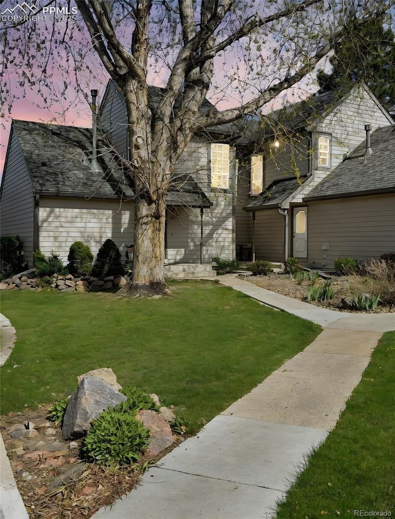 422 Cobblestone Dr, Colorado Springs, CO 80906