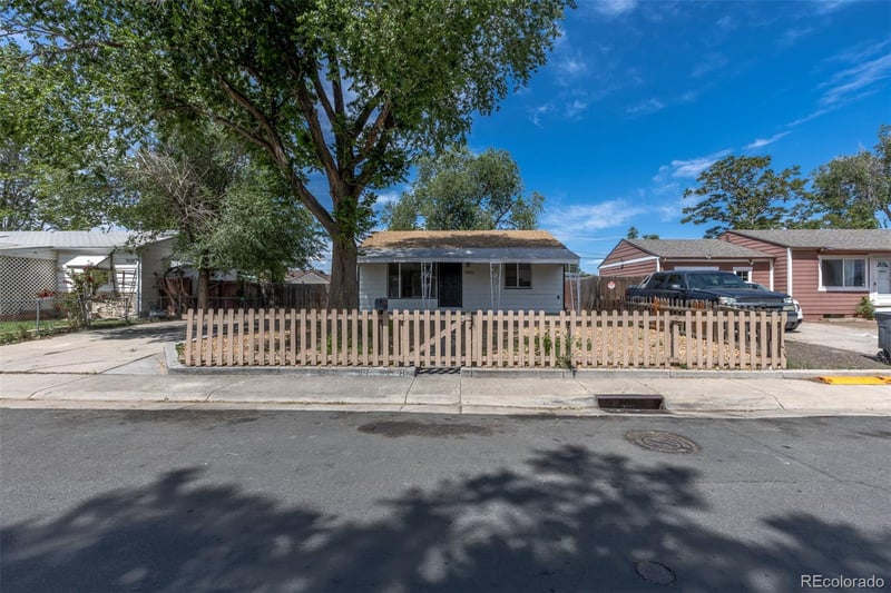 7855 Newport St, Commerce City, CO 80022