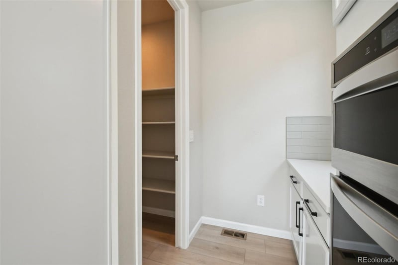 248 Hampshire Ln, Castle Pines, CO 80108