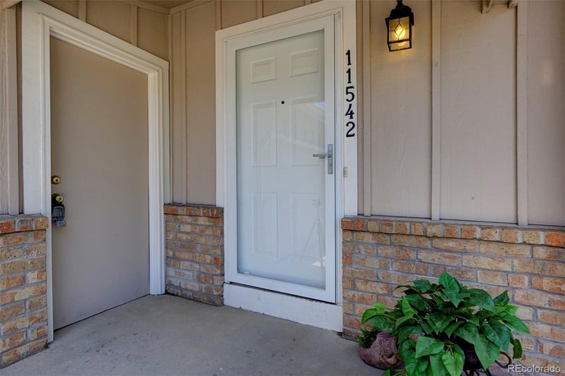 11542 Lake Dr, Littleton, CO 80127