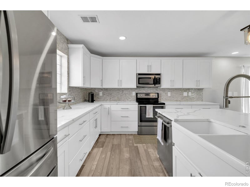 3855 Beechwood Ln, Johnstown, CO 80534