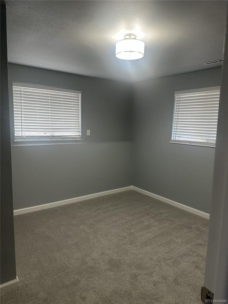 925 Arrawanna St, Colorado Springs, CO 80909