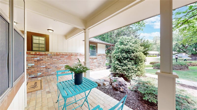 11 Robincrest Ln, Littleton, CO 80123