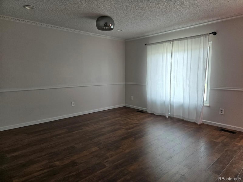 9022 Stanford Ave, Littleton, CO 80123
