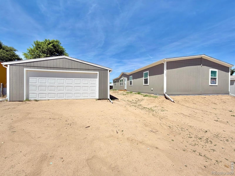 103 Beach Dr, Log Lane Village, CO 80705