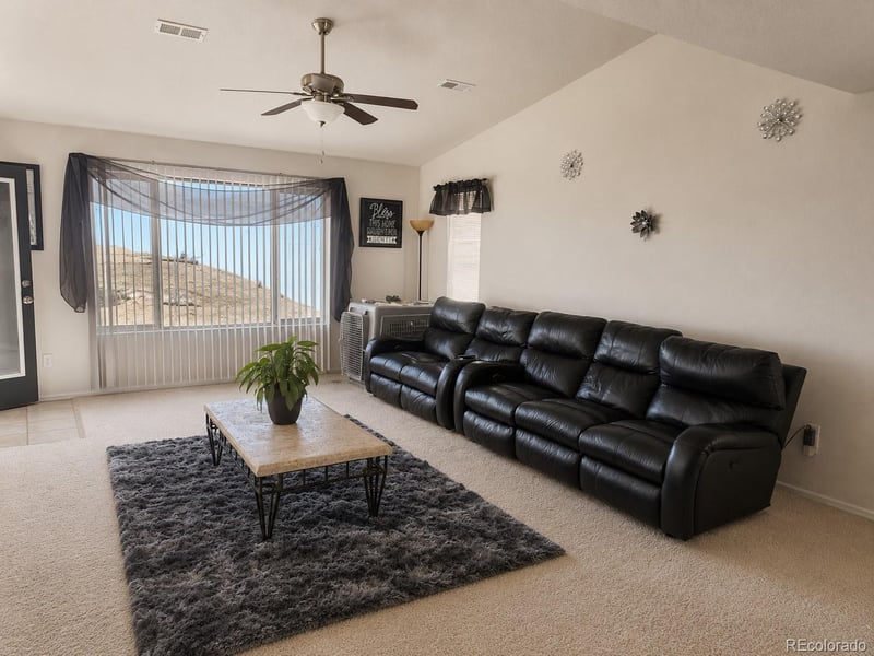 1975 Thrasher Ct, Pueblo, CO 81008