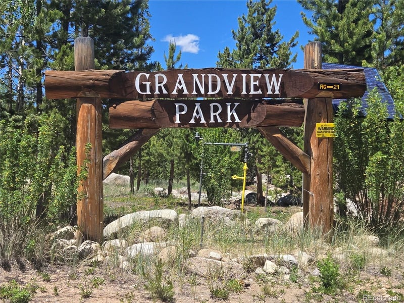 446 Trail Ridge Dr, Grand Lake, CO 80447