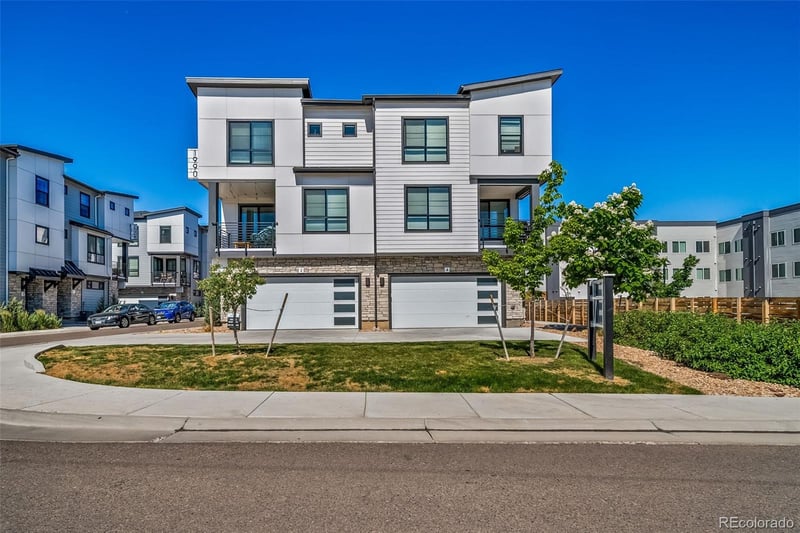 1990 Holly St #2, Denver, CO 80222