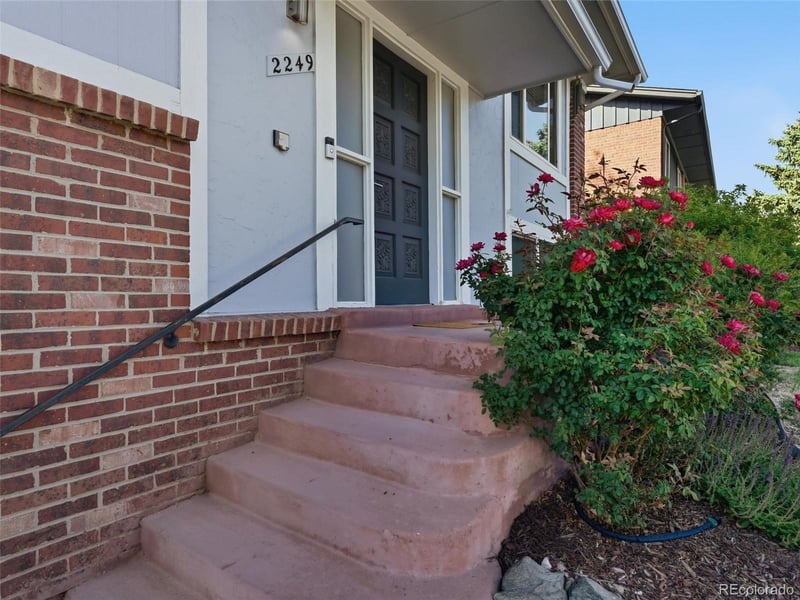 2249 S Yank Ct, Lakewood, CO 80228