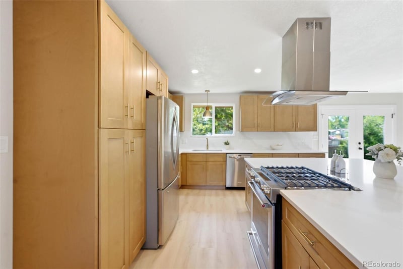 2126 Yarrow St, Lakewood, CO 80227
