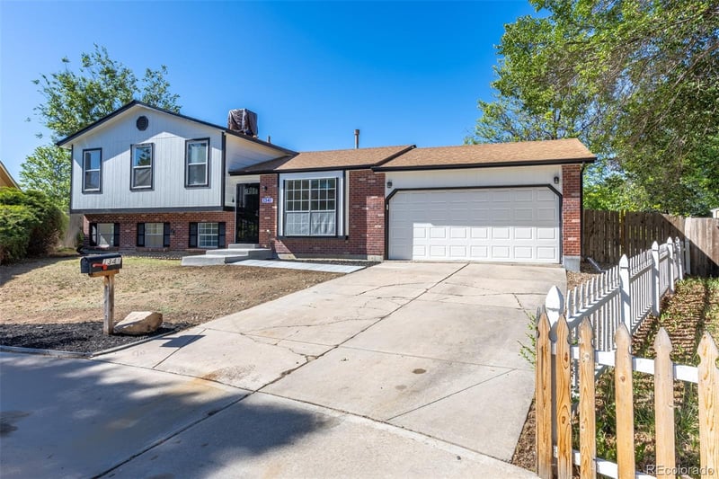 1341 Yampa Ct, Aurora, CO 80017