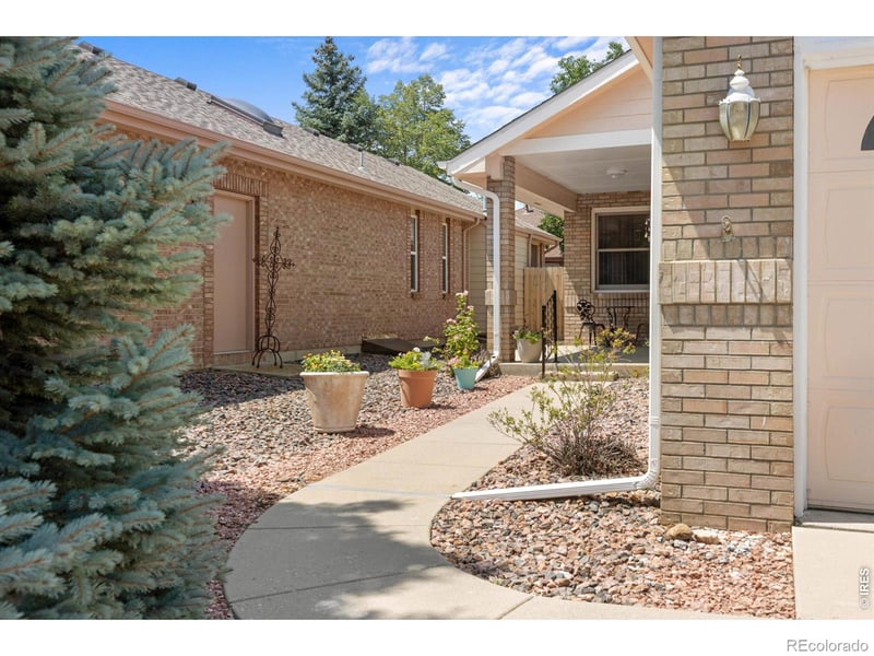809 Zweck Ct, Longmont, CO 80503
