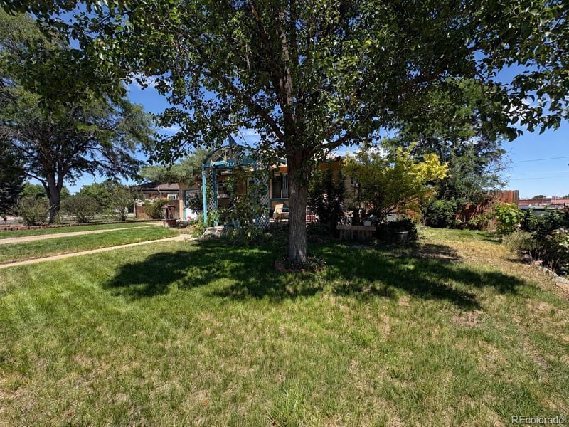 10672 Loren Ln, Denver, CO 80233