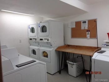 1302 S Parker Rd #216, Denver, CO 80231