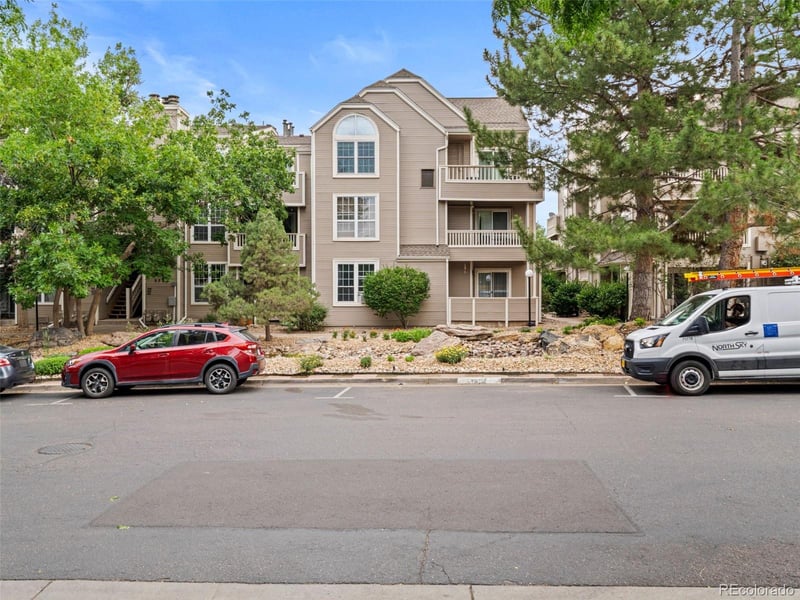 5725 Atlantic Pl #305, Lakewood, CO 80227