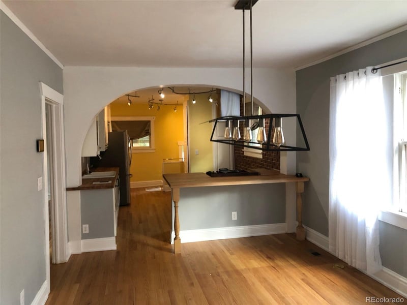 454 Franklin St, Denver, CO 80218