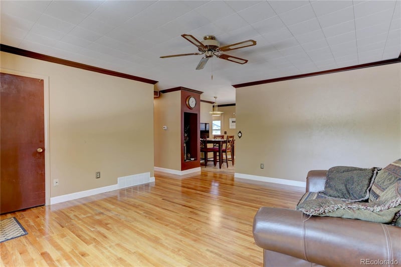 707 W Davies Way, Littleton, CO 80120