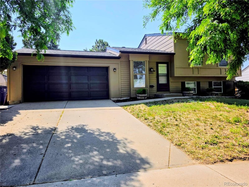 20652 Batavia Dr, Aurora, CO 80011