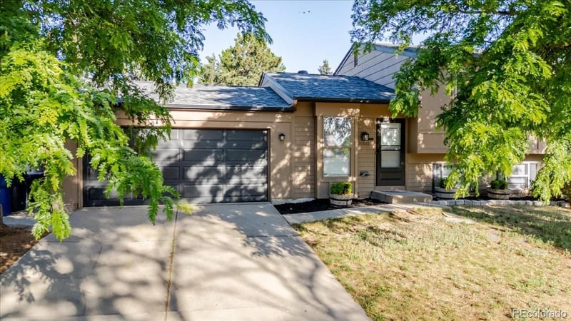 20652 Batavia Dr, Aurora, CO 80011