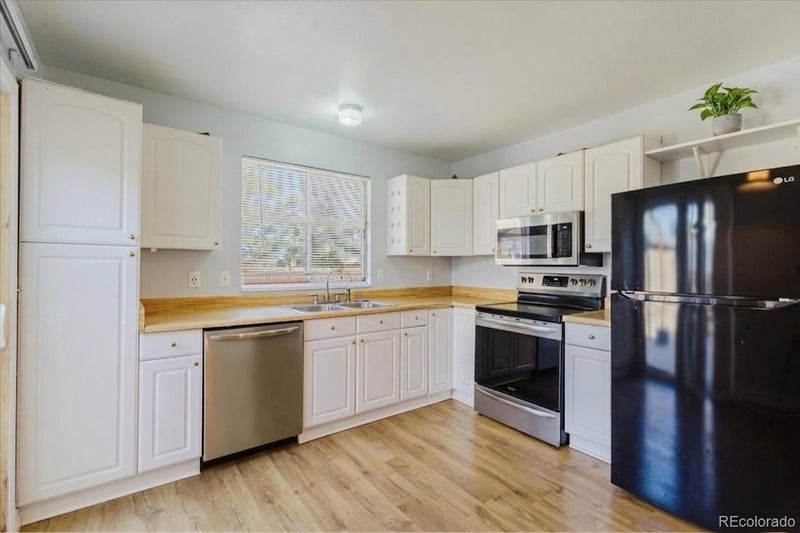 20652 Batavia Dr, Aurora, CO 80011