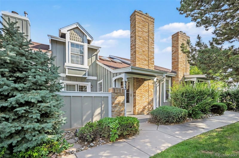 933 Evanston Cir, Aurora, CO 80012