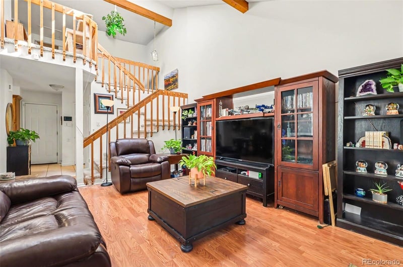 933 Evanston Cir, Aurora, CO 80012