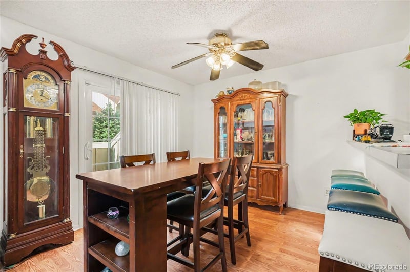 933 Evanston Cir, Aurora, CO 80012