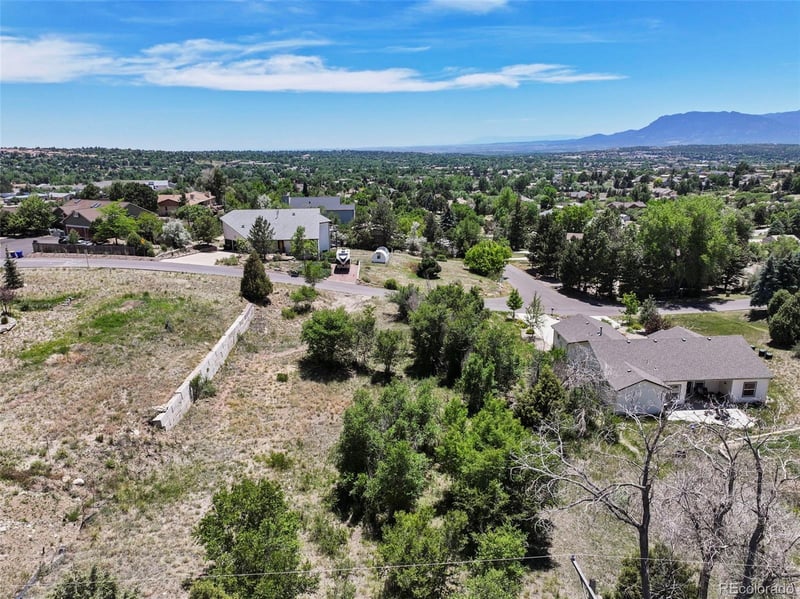 4640 Emerald Dr, Colorado Springs, CO 80918