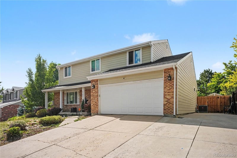 17651 Crestridge Ave, Aurora, CO 80015