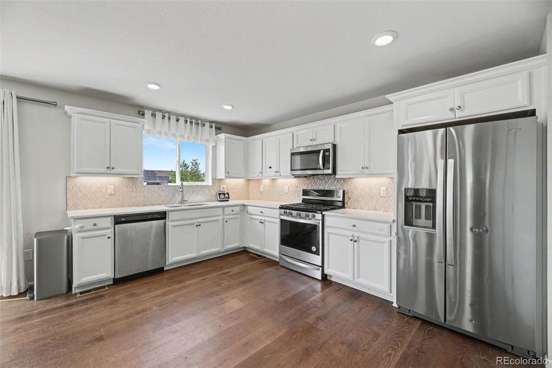 871 Waterloo Cir, Aurora, CO 80018