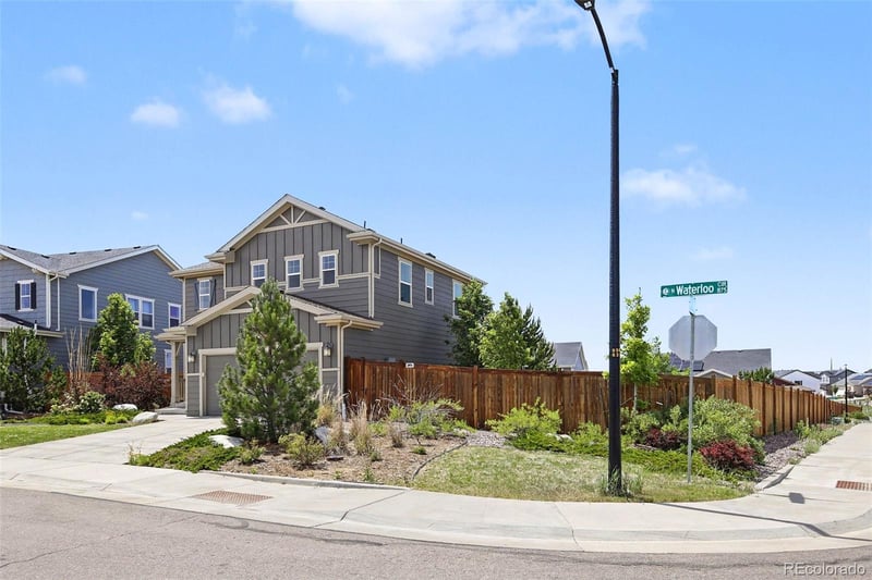 871 Waterloo Cir, Aurora, CO 80018