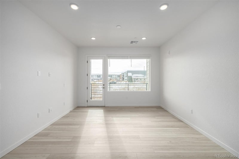 6153 Ceylon St #202, Aurora, CO 80019