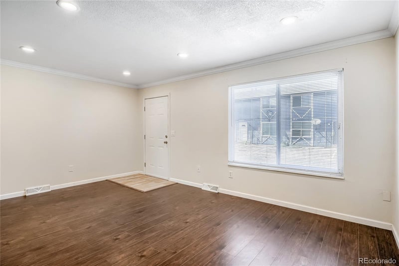 1435 Norfolk St, Aurora, CO 80011