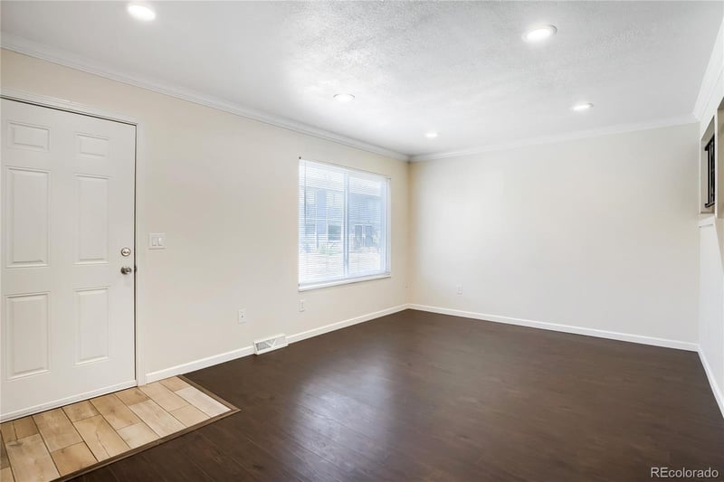 1435 Norfolk St, Aurora, CO 80011
