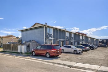 1435 Norfolk St, Aurora, CO 80011